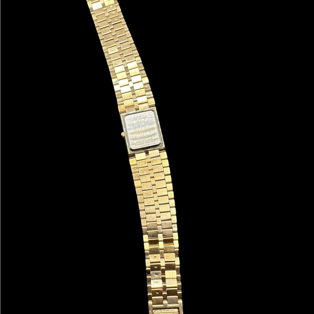 Bulova Gold Quartz Dress Watch - Gold Tone. New old stock. Unused - Picture 4 of 4